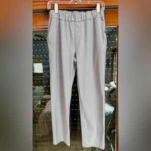 Vuori Women’s Soft Gray Ankle Pant